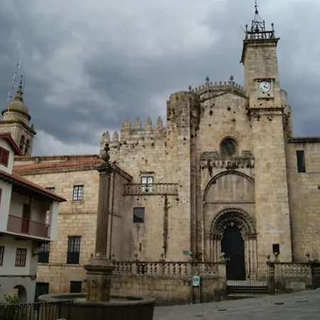 Spacious In 80 M² With Parking Appartamento La Coruña